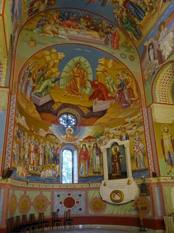 Церковь Перенесения мощей Александра Невского в Санкт-Петербург, Белград (Белград, округ, Сербия). интерьер и убранство