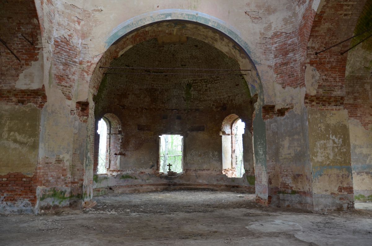 Церковь Рождества Христова, Рождествено (Сухиничский район, Калужская область). интерьер и убранство, Алтарь