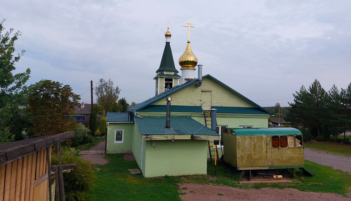 Церковь Покрова Пресвятой Богородицы, Шум (Кировский район, Ленинградская область). общий вид в ландшафте