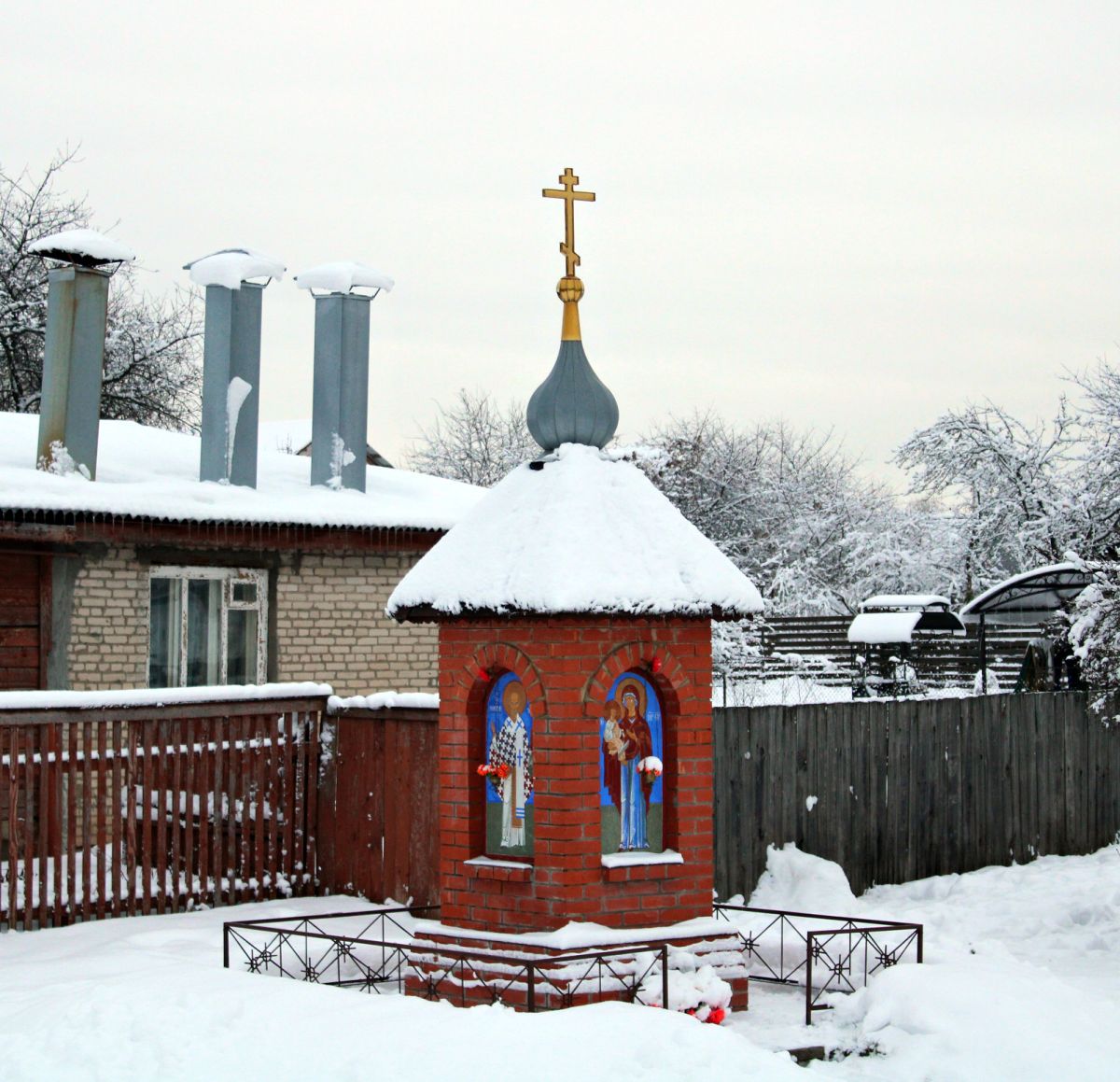Часовня Кира и Иоанна в Мишутино, Павловский Посад (Павлово-Посадский городской округ и г. Электрогорск, Московская область). фасады