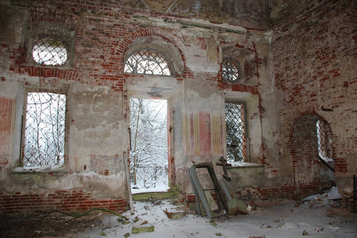 интерьер и убранство. Церковь Воздвижения Креста Господня, Дмитриевское (Некоузский район, Ярославская область)