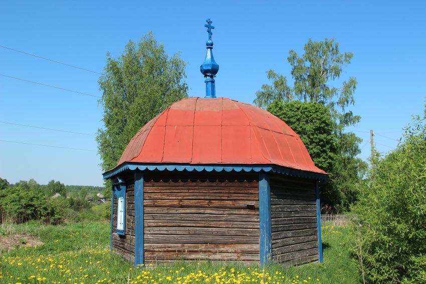 Неизвестная часовня, Раково (Некоузский район, Ярославская область). общий вид в ландшафте