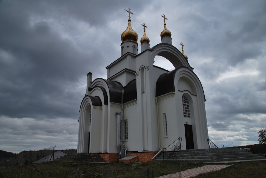 Каменка. Церковь Киприана и Иустины. фасады