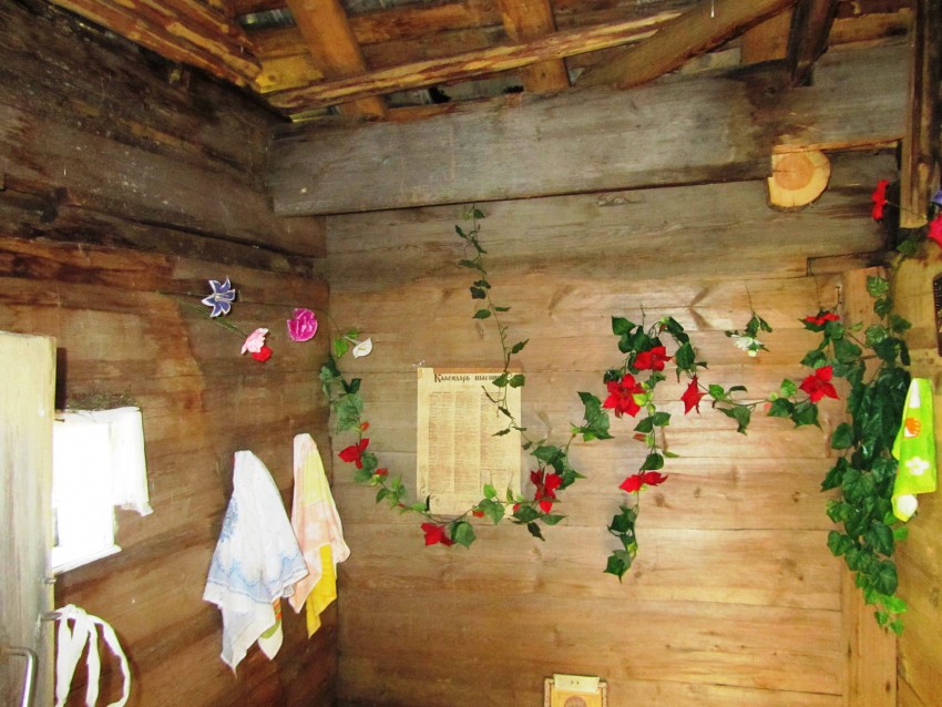 Часовня Параскевы Пятницы, Региматка (Бережная) (Медвежьегорский район, Республика Карелия). интерьер и убранство, в прихожей