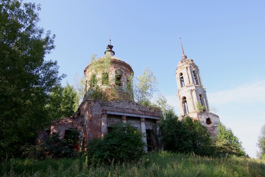 Коршево (Малое Новоселье, Бакланово). Церковь Воскресения Словущего. фасады