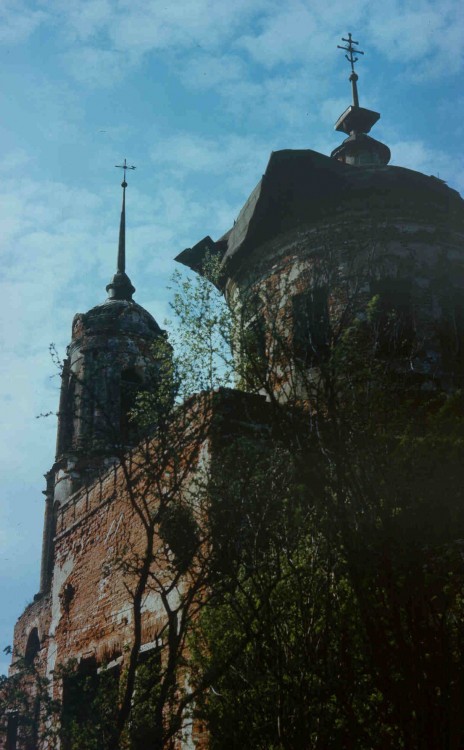 Коршево (Малое Новоселье, Бакланово). Церковь Воскресения Словущего. фасады, 1993