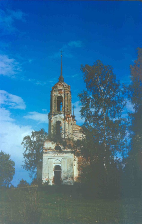 Коршево (Малое Новоселье, Бакланово). Церковь Воскресения Словущего. фасады, 1993