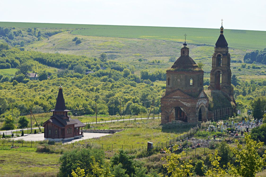 Кучугуры. Церковь Иоанна Богослова. общий вид в ландшафте, Общий вид на ландшафте