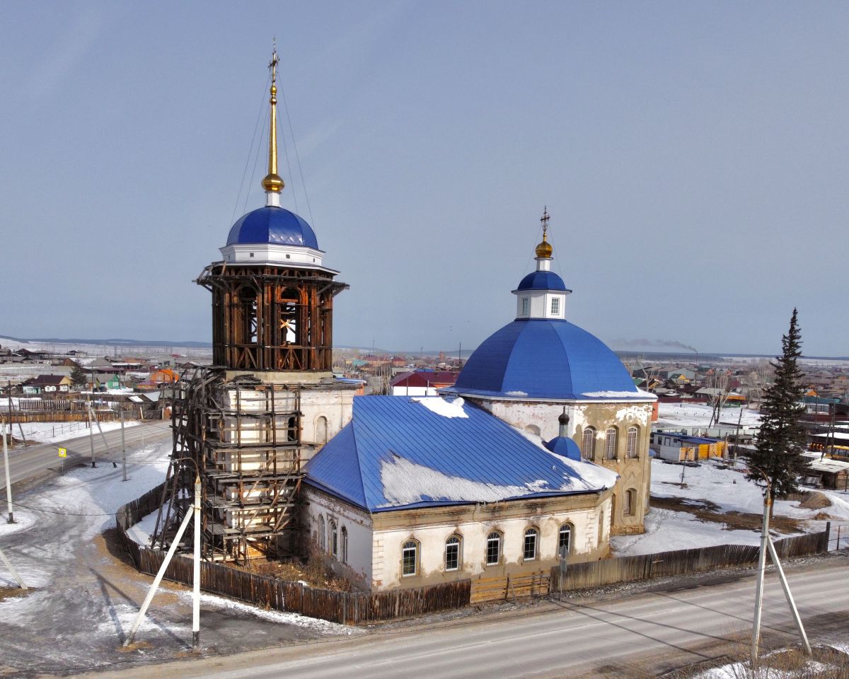 Оек. Церковь Успения Пресвятой Богородицы. общий вид в ландшафте, Вид с юга