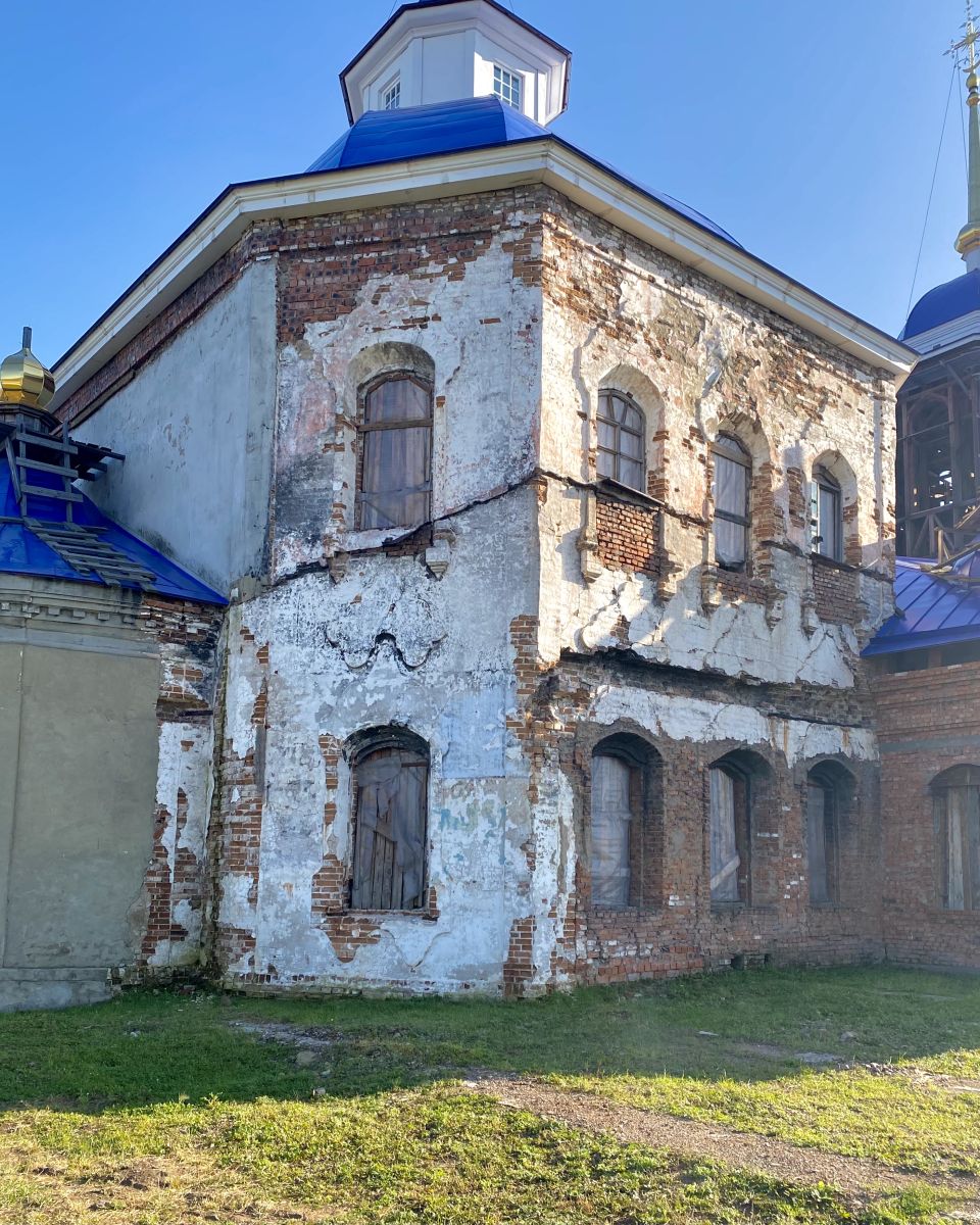 Церковь Успения Пресвятой Богородицы, Оек (Иркутский район, Иркутская область). архитектурные детали, Основной объём храма с СВ