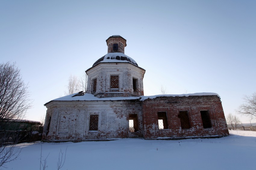 Церковь Смоленской иконы Божией Матери, Гзино (Некрасовский район, Ярославская область). фасады