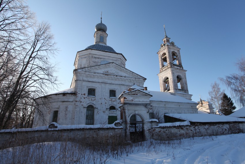 Церковь Николая Чудотворца, Никольское (Некрасовский район, Ярославская область). общий вид в ландшафте