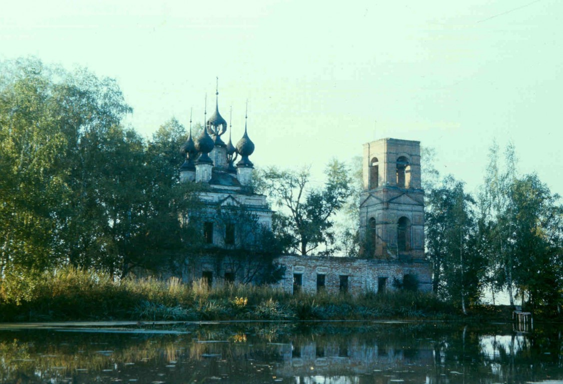 Церковь Казанской иконы Божией Матери, Берлюково (Гаврилов-Ямский район, Ярославская область). фасады, 1996