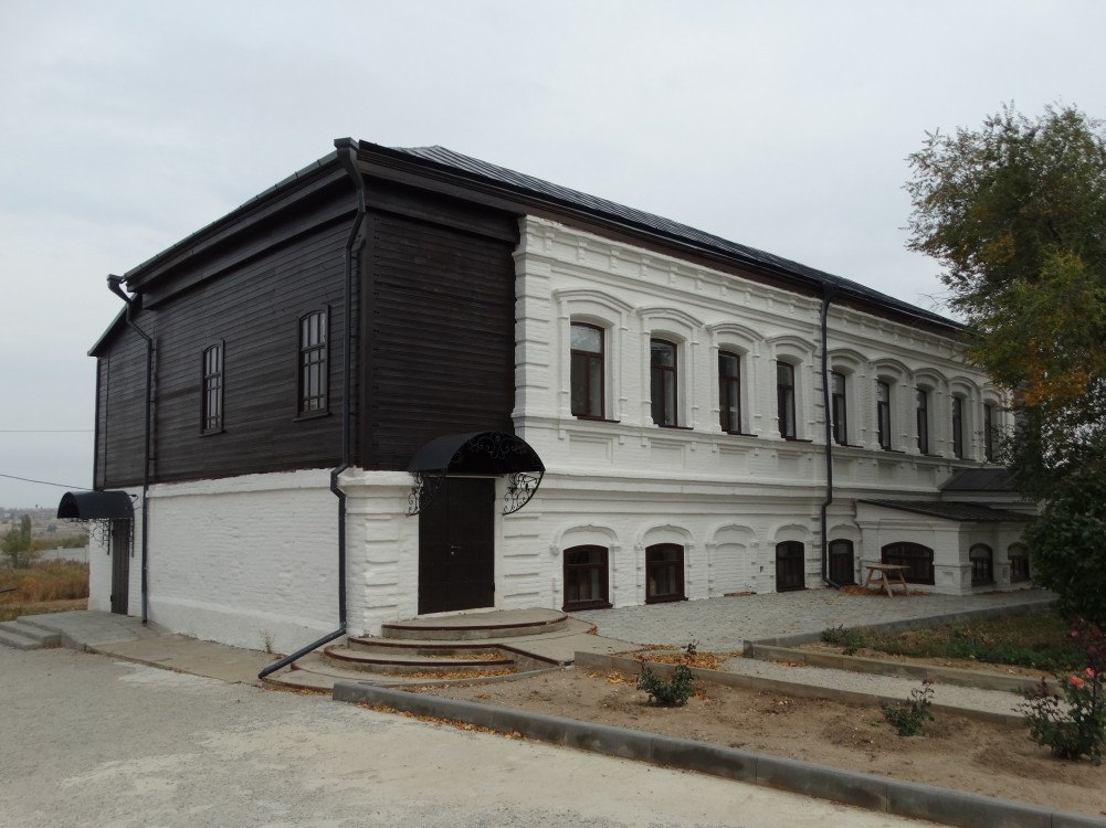 Вознесенский женский монастырь, Дубовка (Дубовский район, Волгоградская область). дополнительная информация, Игуменский корпус.