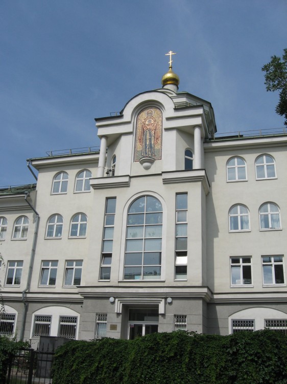 Домовая церковь Петра, митрополита Крутицкого и Коломенского, при Традиционной гимназии, Таганский (Центральный административный округ (ЦАО), г. Москва). фасады