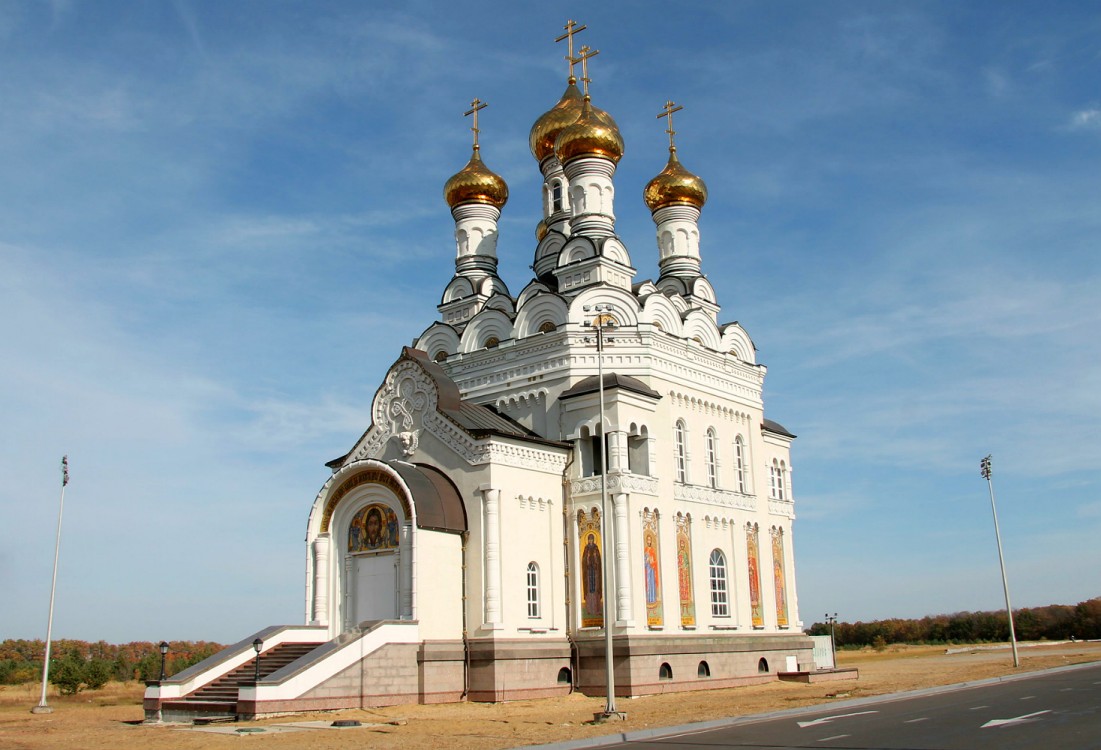 Солнечный. Церковь Петра и Февронии. фасады, вид с юго-запада