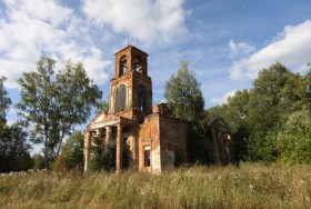 Никольское. Церковь Покрова Пресвятой Богородицы