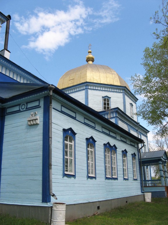 Церковь Казанской иконы Божией Матери, Большое Фролово (Буинский район, Республика Татарстан). архитектурные детали, Южный фасад трапезной храма