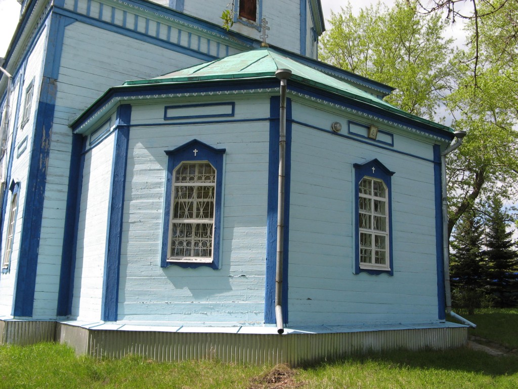 Церковь Казанской иконы Божией Матери, Большое Фролово (Буинский район, Республика Татарстан). архитектурные детали, Пятигранная апсида храма  с прорезанными высокими окнами 