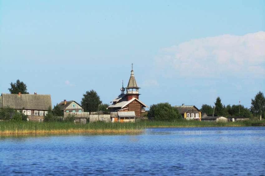 Часовня Петра и Павла, Насоновщина (Медвежьегорский район, Республика Карелия). художественные фотографии, вид с озера