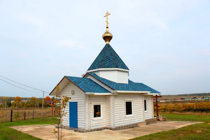 Озеро. Церковь-часовня Андрея Первозванного. общий вид в ландшафте, Вид с юго-запада