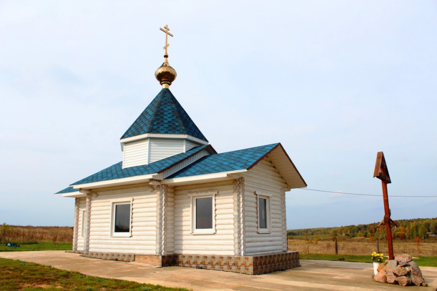 Озеро. Церковь-часовня Андрея Первозванного. общий вид в ландшафте, Вид с юго-востока
