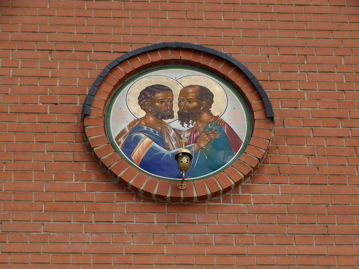 Образ на стене храма., архитектурные детали. Церковь Петра и Павла, Аткарск (Аткарский район, Саратовская область)