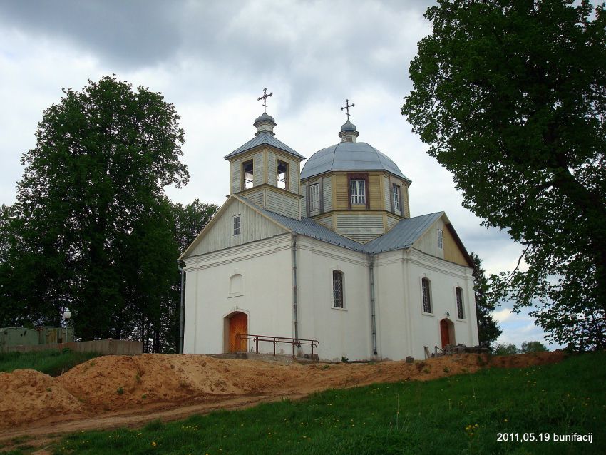 Церковь Николая Чудотворца, Коллективная (Полоцкий район и г. Полоцк, Беларусь, Витебская область). общий вид в ландшафте