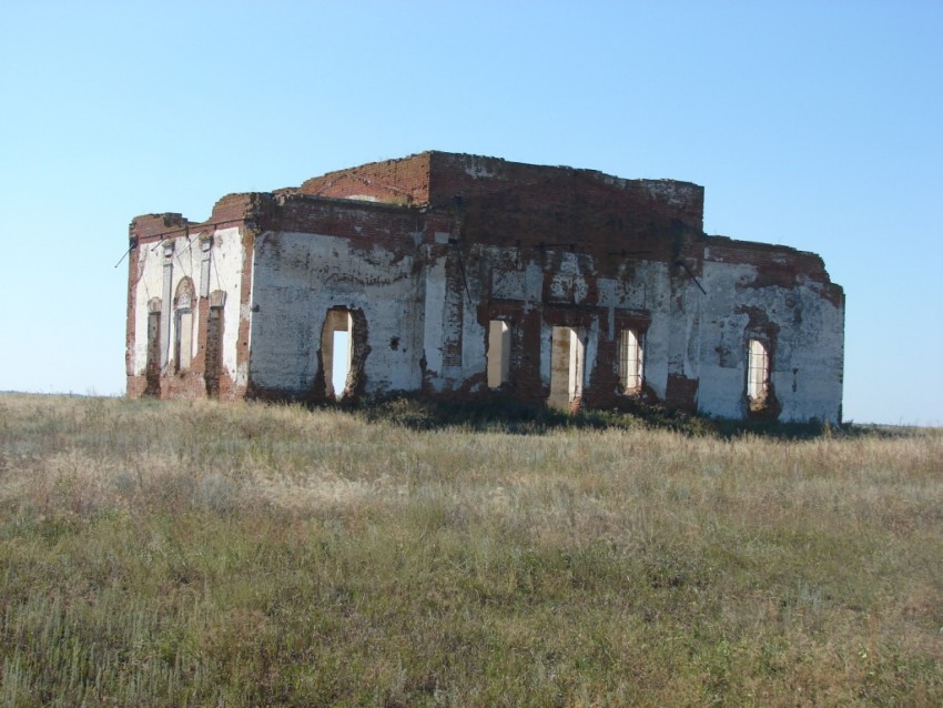 Церковь Троицы Живоначальной, Малая Осиновка (Аткарский район, Саратовская область). общий вид в ландшафте