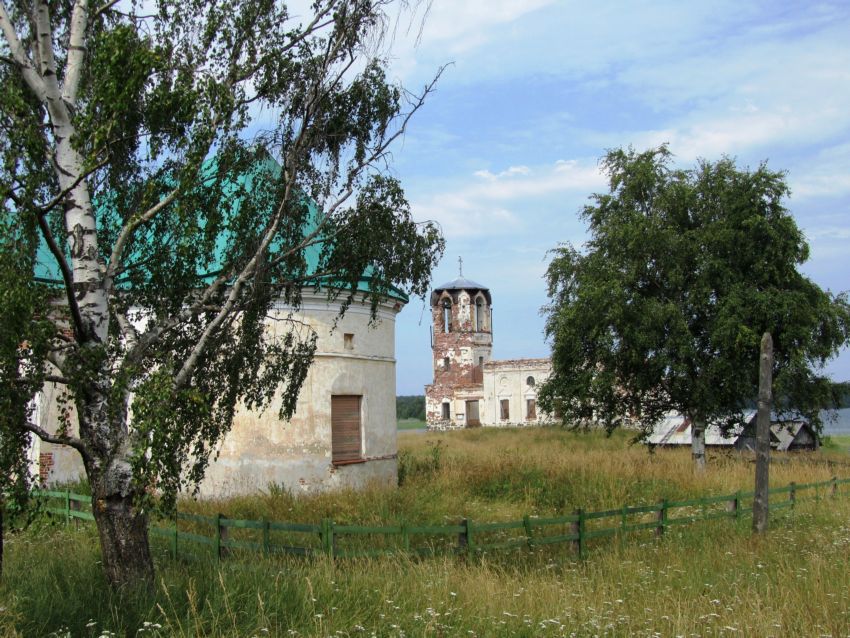 Храмовый комплекс Сенногубского прихода, Сенная Губа (Медвежьегорский район, Республика Карелия). фасады, вид с юго-востока