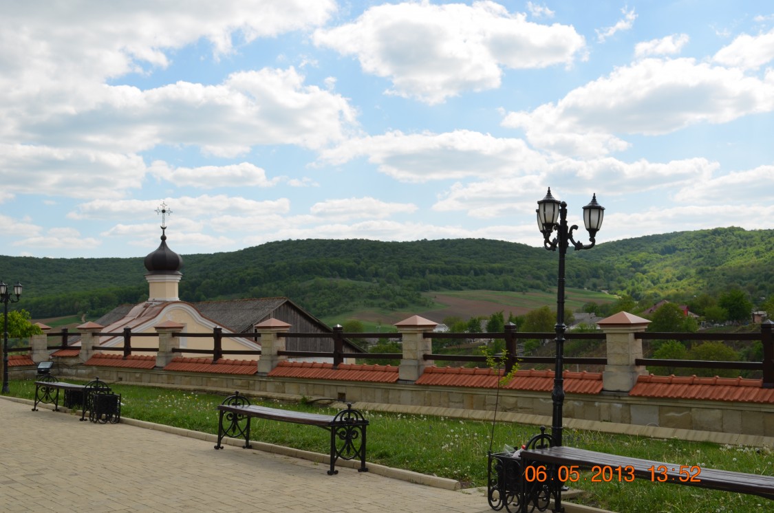 Успенский Каприянский монастырь, Каприяна (Страшенский район, Молдова). фасады