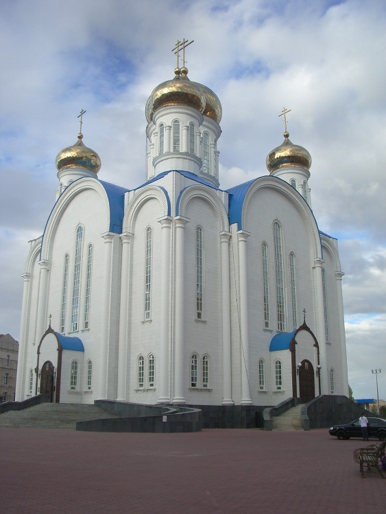 Астана. Кафедральный собор Успения Пресвятой Богородицы. фасады