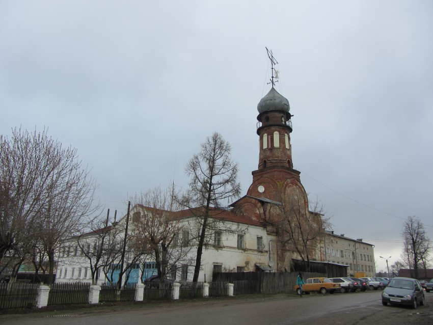 Колокольня церкви Митрофана Воронежского, Уржум (Уржумский район, Кировская область). общий вид в ландшафте