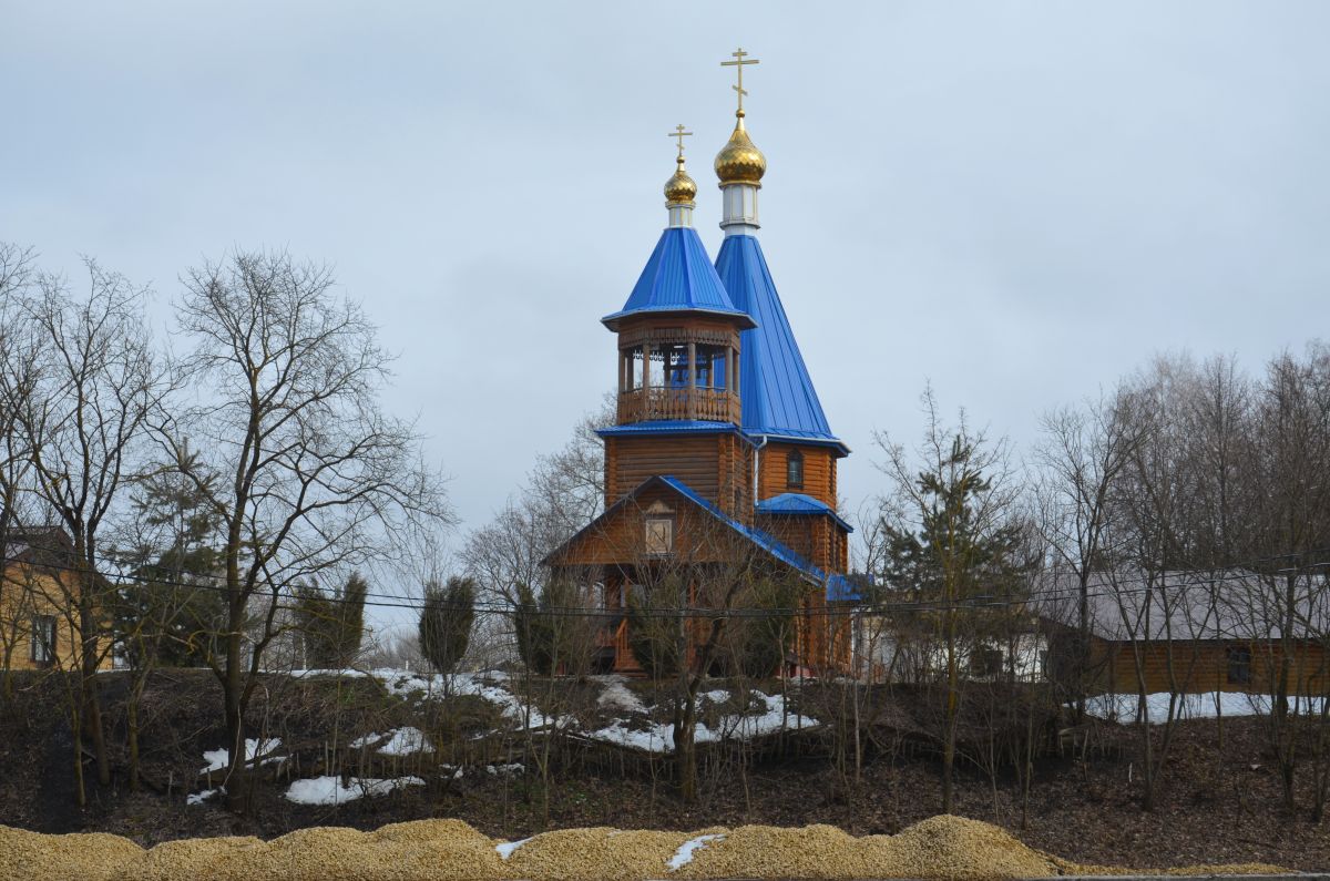 Корсунский Иоанно-Богословский женский монастырь. Церковь Корсунской иконы Божией Матери, Корсунь (Верховский район, Орловская область). общий вид в ландшафте