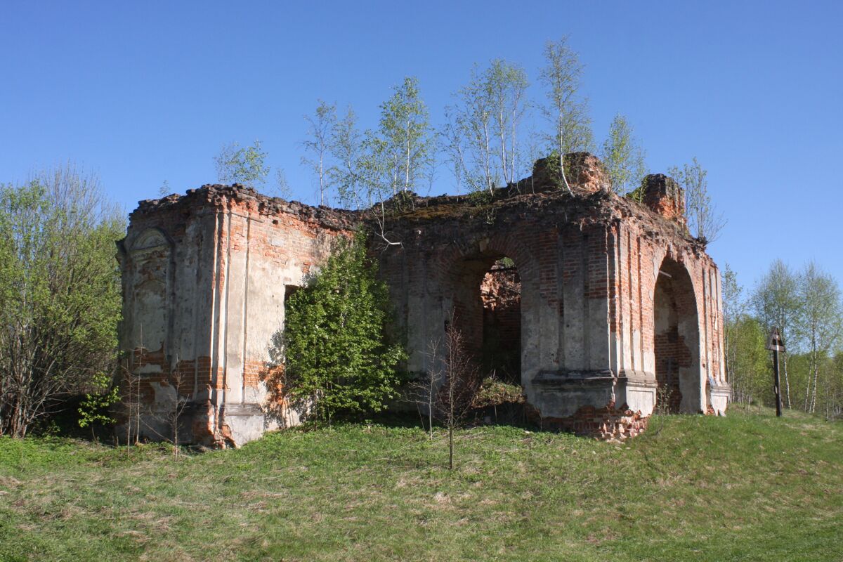 Сережань. Церковь Рождества Пресвятой Богородицы. фасады