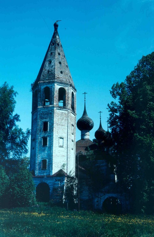 Церковь Воскресения Христова, Шахонино (Даниловский район, Ярославская область). фасады, 1996