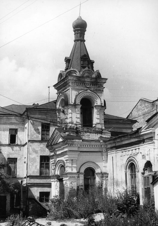 Церковь Трёх Святителей, Ульяновск (Ульяновск, город, Ульяновская область). фасады, Старая колокольня Трёхсвятительской церкви, к которой пристроили новое здание храма