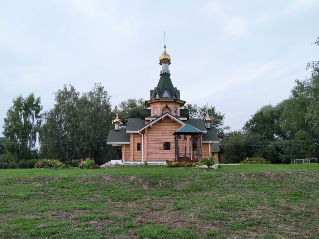 Церковь Петра и Февронии, Кузьминское (Рыбновский район, Рязанская область). общий вид в ландшафте