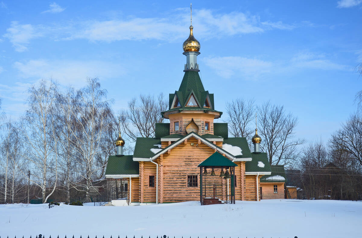 Кузьминское. Церковь Петра и Февронии. фасады