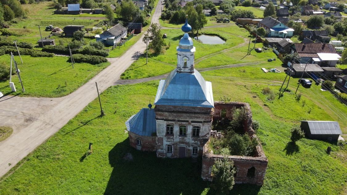 Церковь Рождества Иоанна Предтечи, Жвалово (Судиславский район, Костромская область). архитектурные детали, Вид сверху (фото с дрона)