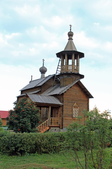 Кузьминское. Церковь Ольги равноапостольной. общий вид в ландшафте