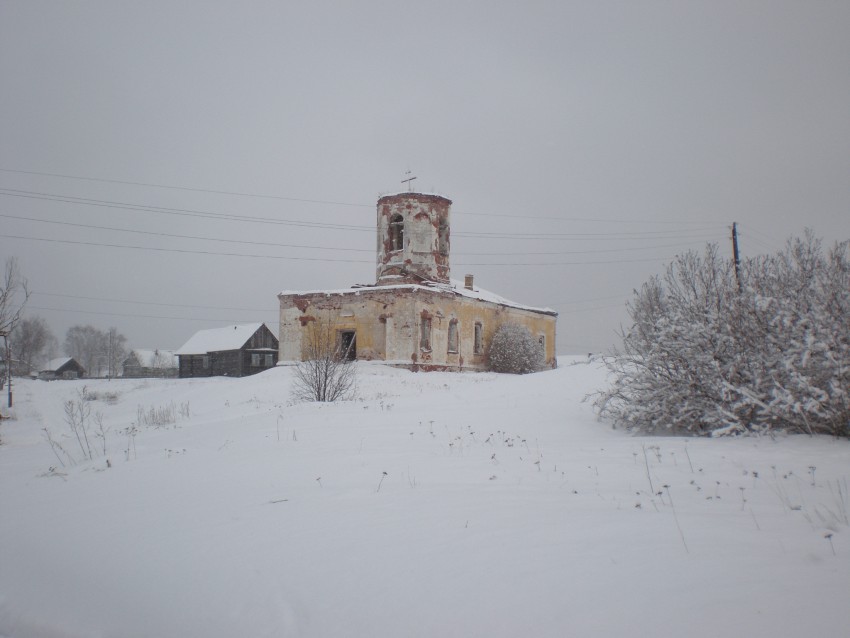 Церковь Успения Пресвятой Богородицы, Рютино (Бологовский район, Тверская область). общий вид в ландшафте