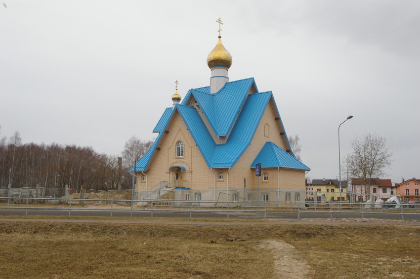Церковь Георгия Победоносца, Саласпилс (Саласпилсский край, Латвия). общий вид в ландшафте