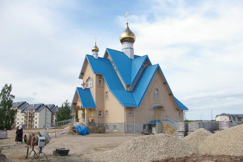 Церковь Георгия Победоносца, Саласпилс (Саласпилсский край, Латвия). общий вид в ландшафте