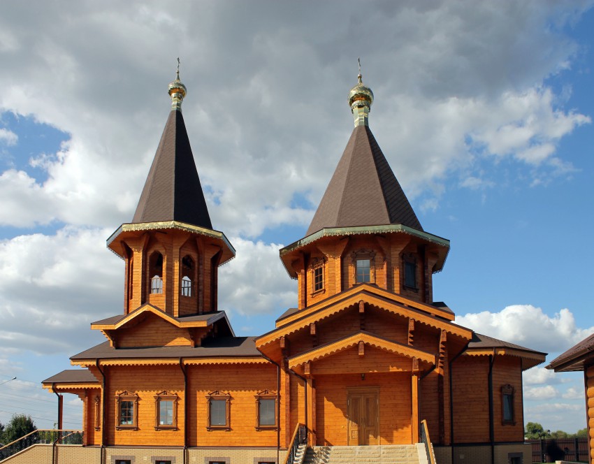 Белгород. Церковь Серафима Саровского в Старом городе. фасады