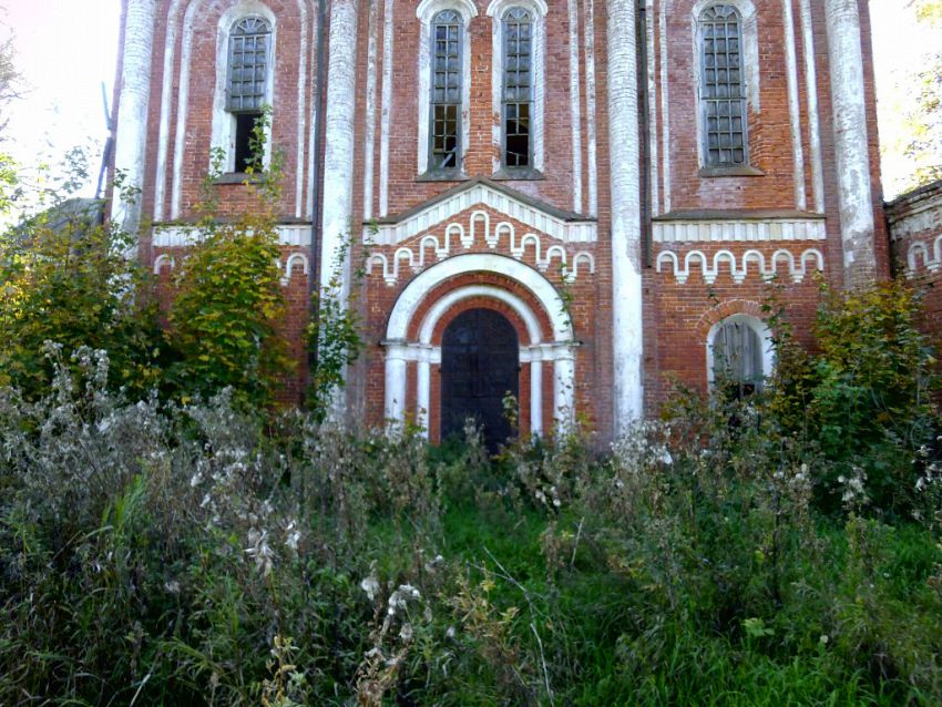 Красно. Церковь Троицы Живоначальной. архитектурные детали, Северный вход