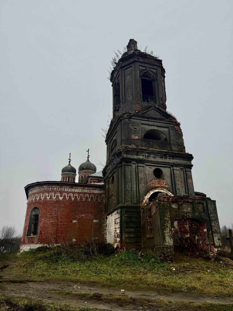 фасады. Церковь Троицы Живоначальной, Красно (Вачский район, Нижегородская область)
