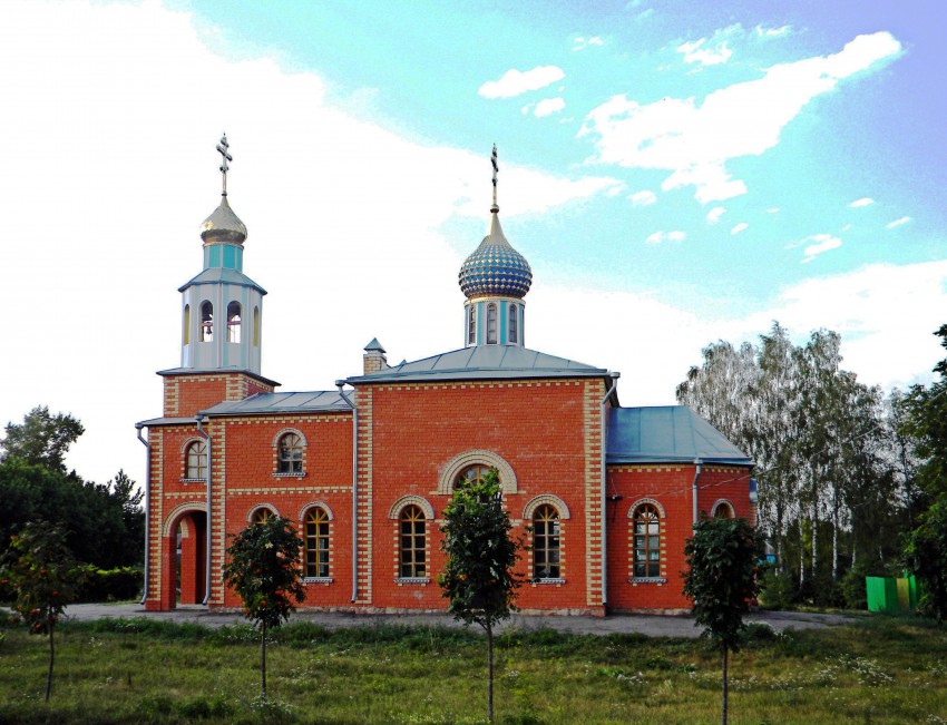 Церковь Михаила Архангела, Погребки (Суджанский район, Курская область). общий вид в ландшафте
