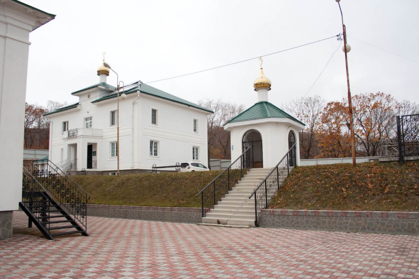 Церковь Георгия Победоносца, Дунай (Шкотовский район, Приморский край). дополнительная информация, здание библиотеки и воскресной школы на территории храма