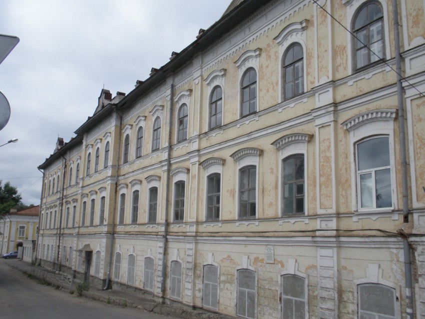 Домовая церковь Введения во храм Пресвятой Богородицы при бывшем епархиальном женском училище, Вологда (Вологда, город, Вологодская область). фасады, Западный фасад